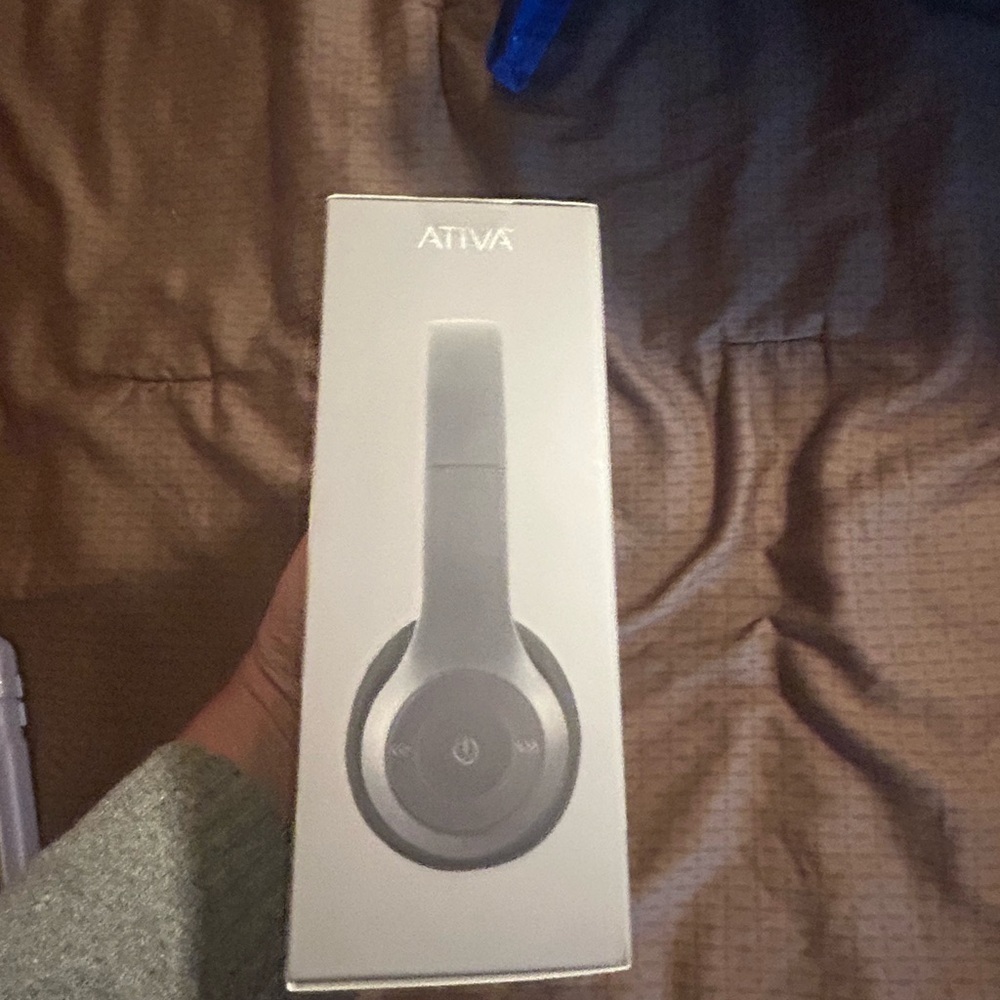 Ativa Kids Wireless Headphones - Black and Gray - Picture 4 of 6
